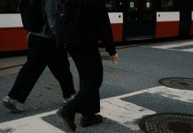 批英國「世代禁菸」只做半套 拒菸團體提台灣青少年終身禁菸令