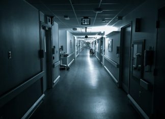 三班護病比入法醫院提配套 護理界炸了!批資方「只要糖吃」